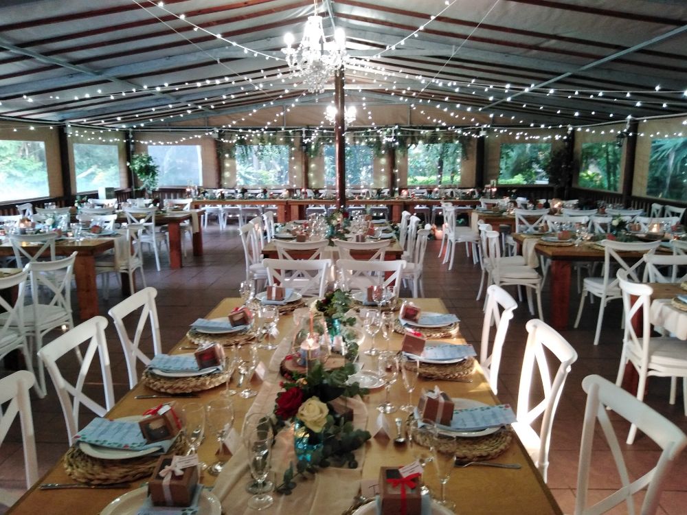 Reception hall - Rustic - no draping Reception hall - Rustic - no draping